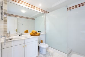 Hair dryer, towels