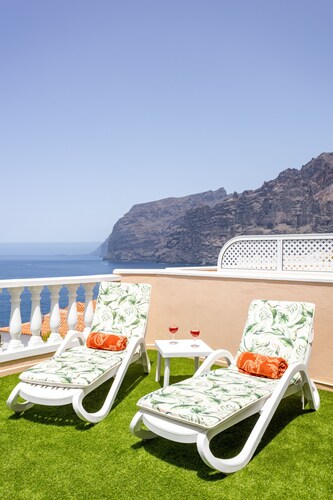 28 SPECTACULAR 2 BEDROOMED HOLIDAY HOME WITH VIEWS