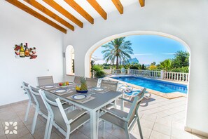 Outdoor dining - Villa SOLEADA by Abahana Villas (Calpe)