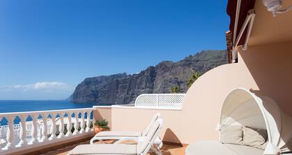 SUPERBE EMPLACEMENT - VUE PANORAMIQUE SUR LA MER ET LE CLIFF - WIFI - TV SATELLITE - SKY TV