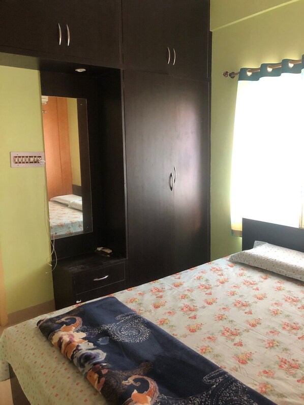 1 chambre, coffres-forts dans les chambres, draps fournis