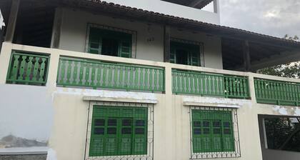 House in Iriri, a prime area, between Costa Azul and Areia Preta beaches.