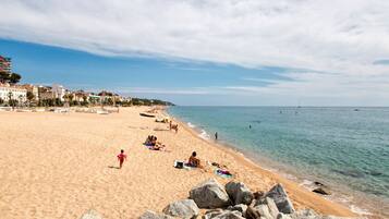 Una playa cerca