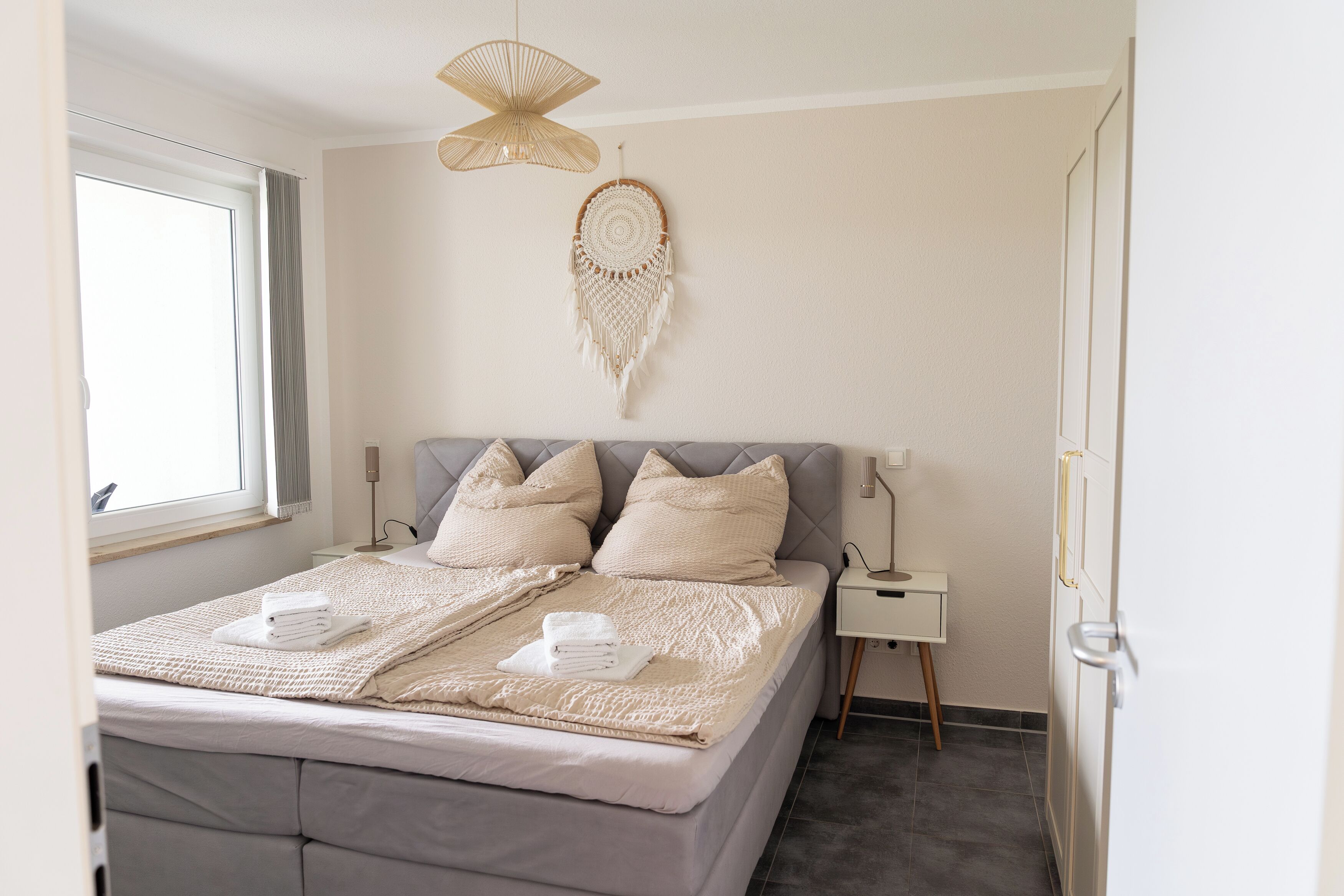 1 bedroom, desk, free WiFi, bed sheets