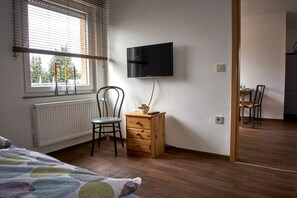 2 chambres, bureau, fer et planche à repasser, Wi-Fi gratuit