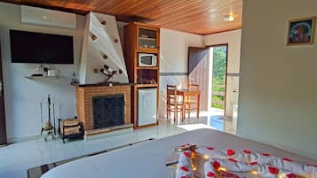 Chale 03 | Minibar, blackout drapes, soundproofing, free WiFi