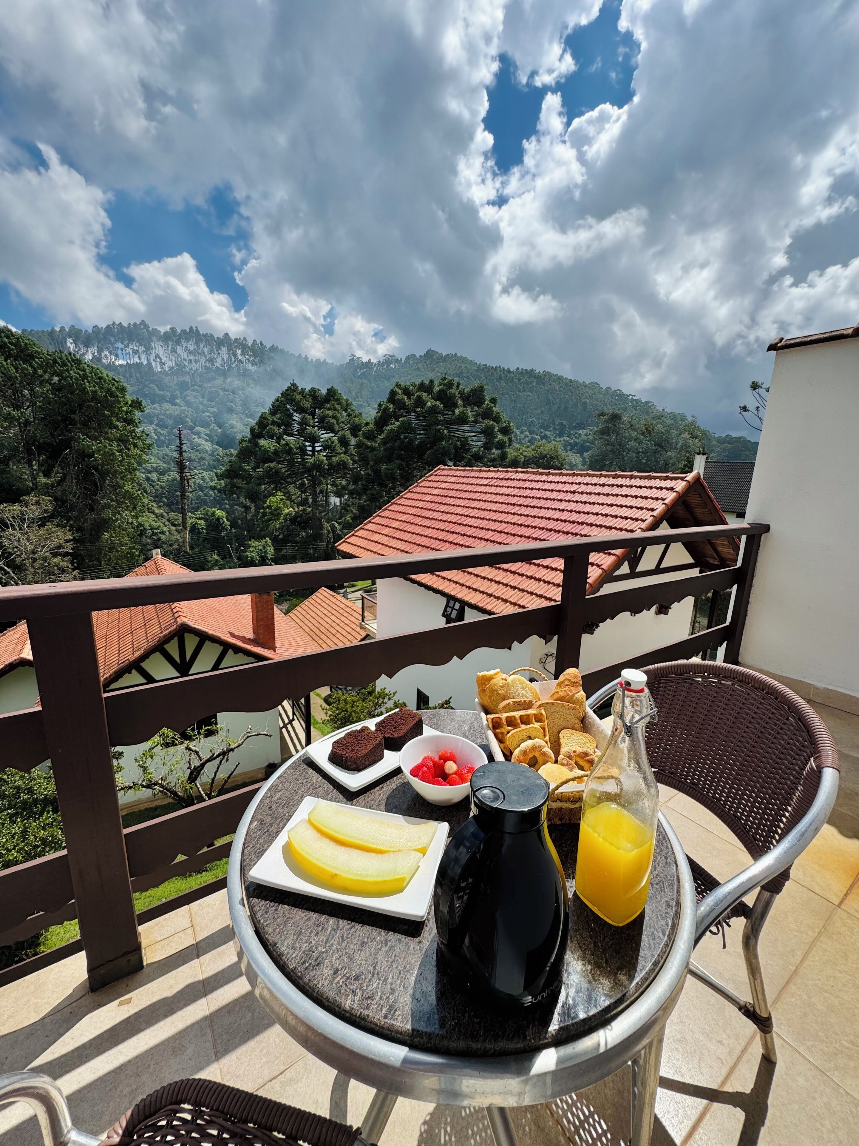 Chale 03 | Frigobar, cortinas blackout, quartos à prova de som, Wi-Fi de cortesia