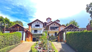 Fachada da propriedade