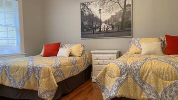 3 chambres, fer et planche Ă repasser, Wi-Fi, draps fournis