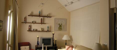 Een smart-tv en een dvd-speler