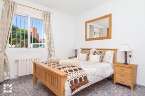 3 chambres, fer et planche Ă repasser, Wi-Fi gratuit