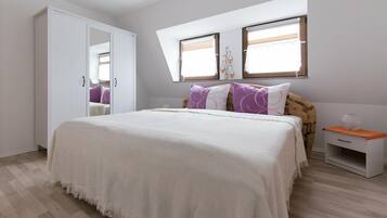 3 bedrooms, WiFi, bed sheets