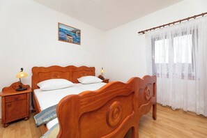 4 quartos, ferros/tábuas de passar roupa, Wi-Fi, roupa de cama