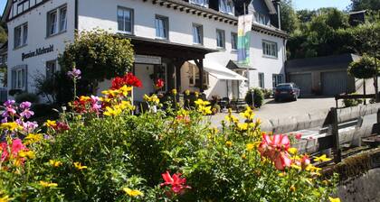 Ferienwohnung „Sonnenpfad“ im Erdgeschoss der Pension (ca.50m²)