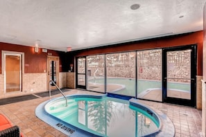 Piscine couverte, piscine extérieure