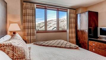 1 bedroom, iron/ironing board, travel crib, WiFi