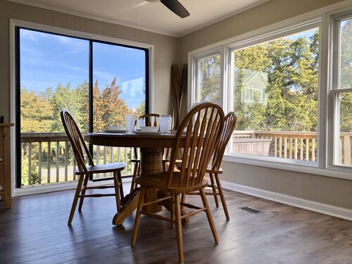 ✨Pet Friendly✨Walk to the beach from this coastal cottage on Broadkill!