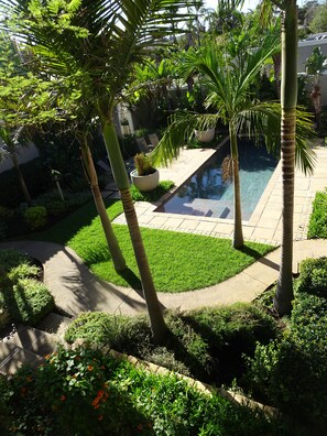 Outdoor pool, a heated pool - Dream Room Guesthouse (Durbanville , Cape Town)