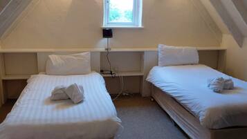3 bedrooms, free WiFi, bed sheets