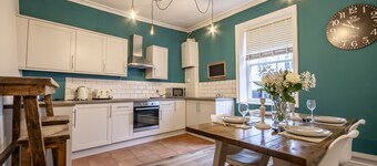 Walmgate Cottage -  a family break that sleeps 4 guests  in 2 bedrooms
