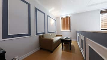 Deluxe Room, Jetted Tub (VIP) | Desk, blackout drapes, soundproofing, free WiFi
