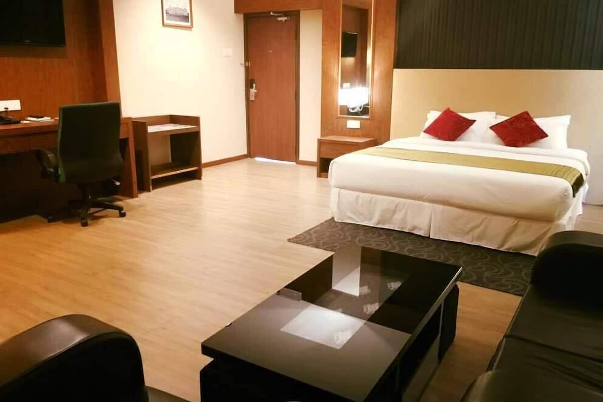 desk, laptop workspace, iron/ironing board, free wifi