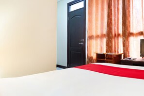 Standard-Doppelzimmer | 1 Schlafzimmer, Schreibtisch, kostenloses WLAN, Bettwäsche