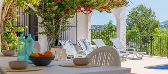 Villa FUMEPACOON by Abahana Villas