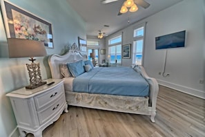 4 bedrooms, desk, iron/ironing board, WiFi