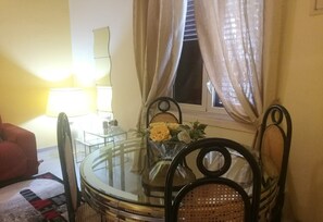 Dining - Pretty House holiday home (Palermo)