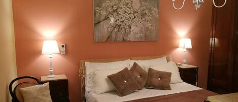 3 bedrooms, desk, iron/ironing board, WiFi