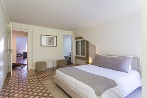 3 bedrooms, iron/ironing board, travel crib, free WiFi