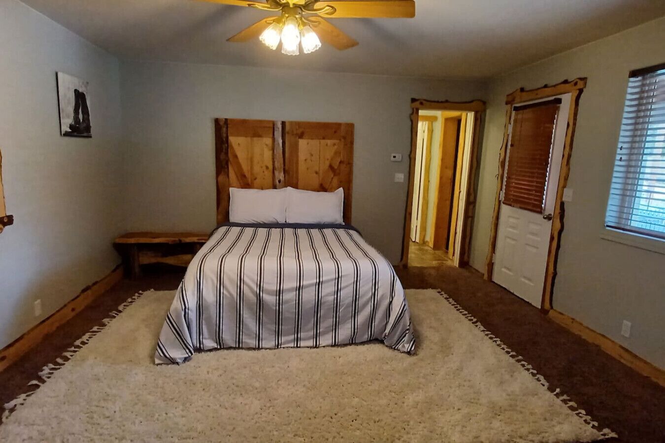 3 habitaciones, escritorio, wifi y ropa de cama 