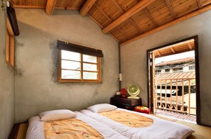 Classic Double Room, Balcony, Mezzanine | 1 bedroom, individually decorated, individually furnished, desk