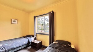 3 bedrooms, iron/ironing board - 'Riverwood, TOP NOTCH (Wooli)