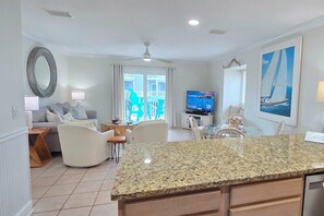 Télévision, lecteur de DVD, livres, vidéothèque