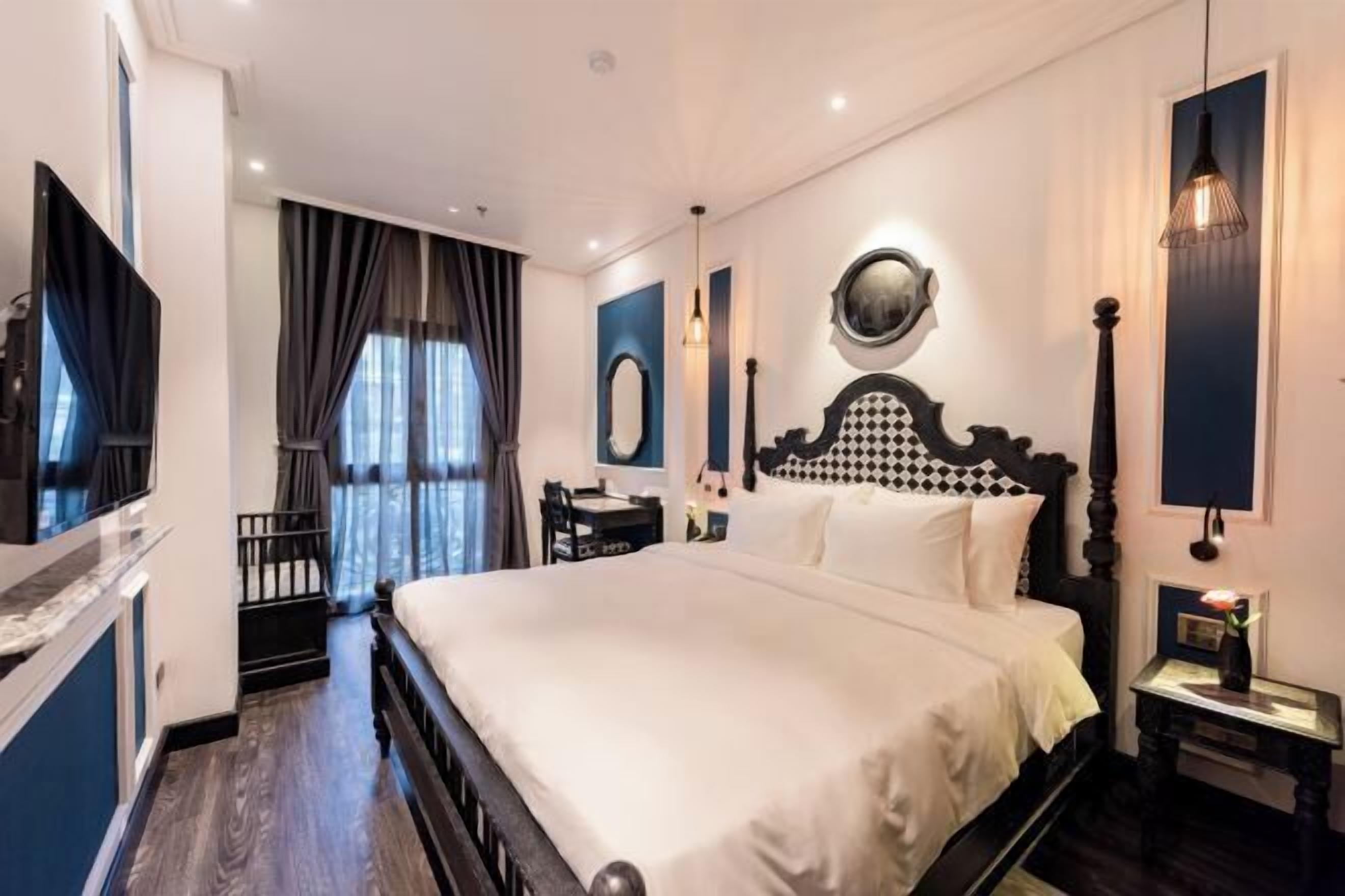 Minibar, in-room safe, desk, blackout drapes