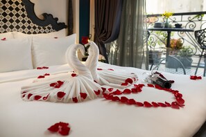 Esplendor Honey Moon Double Room with Balcony - Hanoi Esplendor Hotel and Spa (Hanoi)