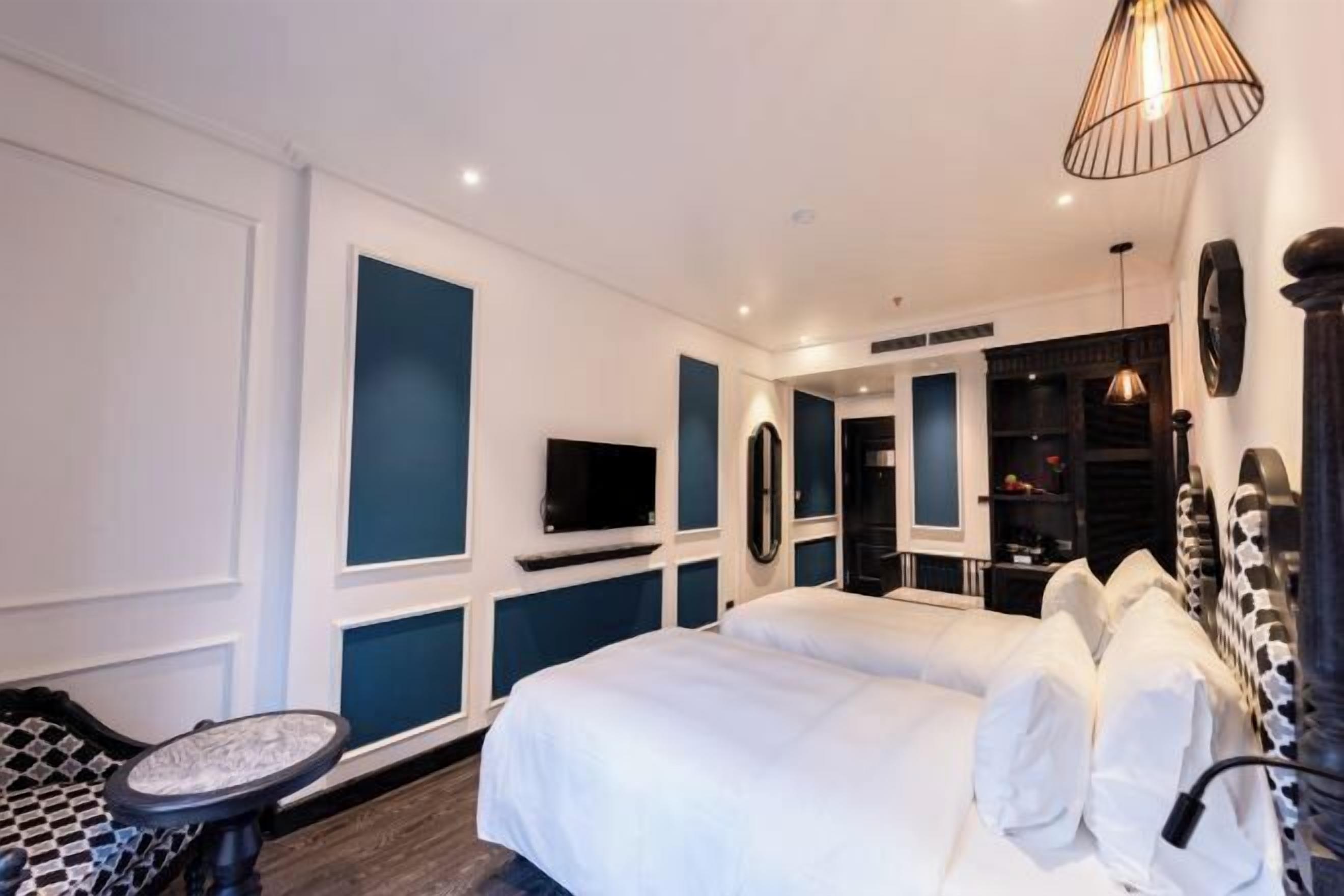 Minibar, in-room safe, desk, blackout drapes