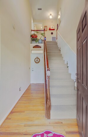 Interior - Great views of Clark Sound and Morris Island Lighthouse, spectacular sunrises! (Charleston)