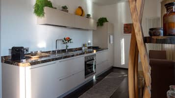 Refrigerador, horno, parrilla de estufa y lavavajillas