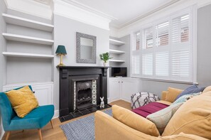 Smart TV, fireplace - 21 River Street · Beautiful York Period Property - Pass the Keys (York)
