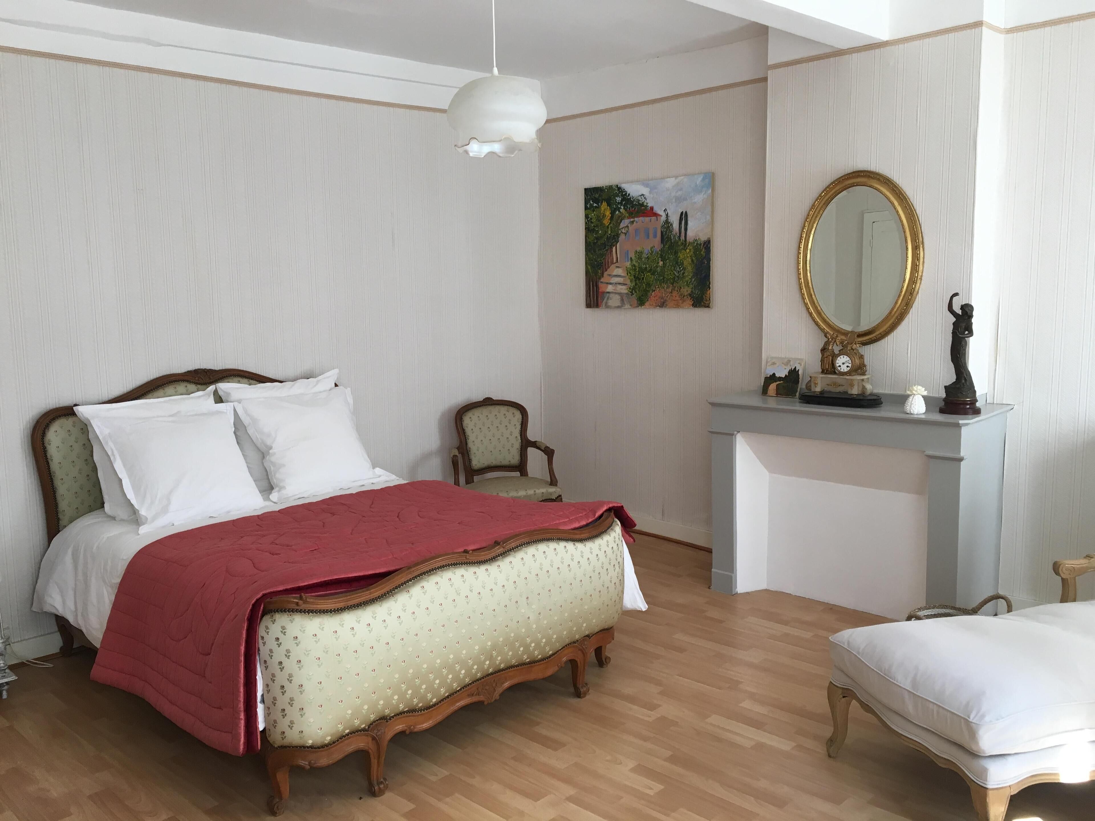 4 間睡房、熨斗/熨衫板、可攜式嬰兒床、免費 Wi-Fi