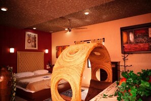 9 عدّة غرف نوم وواي فاي وملاءات أسرّة