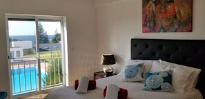 2 bedrooms, desk, soundproofing, iron/ironing board