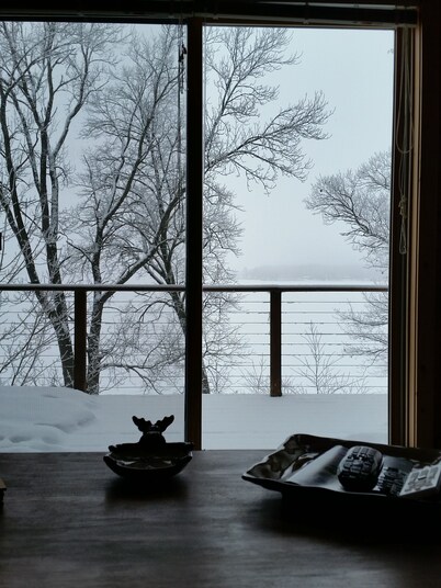 Mia's Black Dog Lodge, a wonderful Chalet on Big Lake Chetac