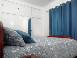 4 soverom, strykejern/-brett, wi-fi og sengetøy