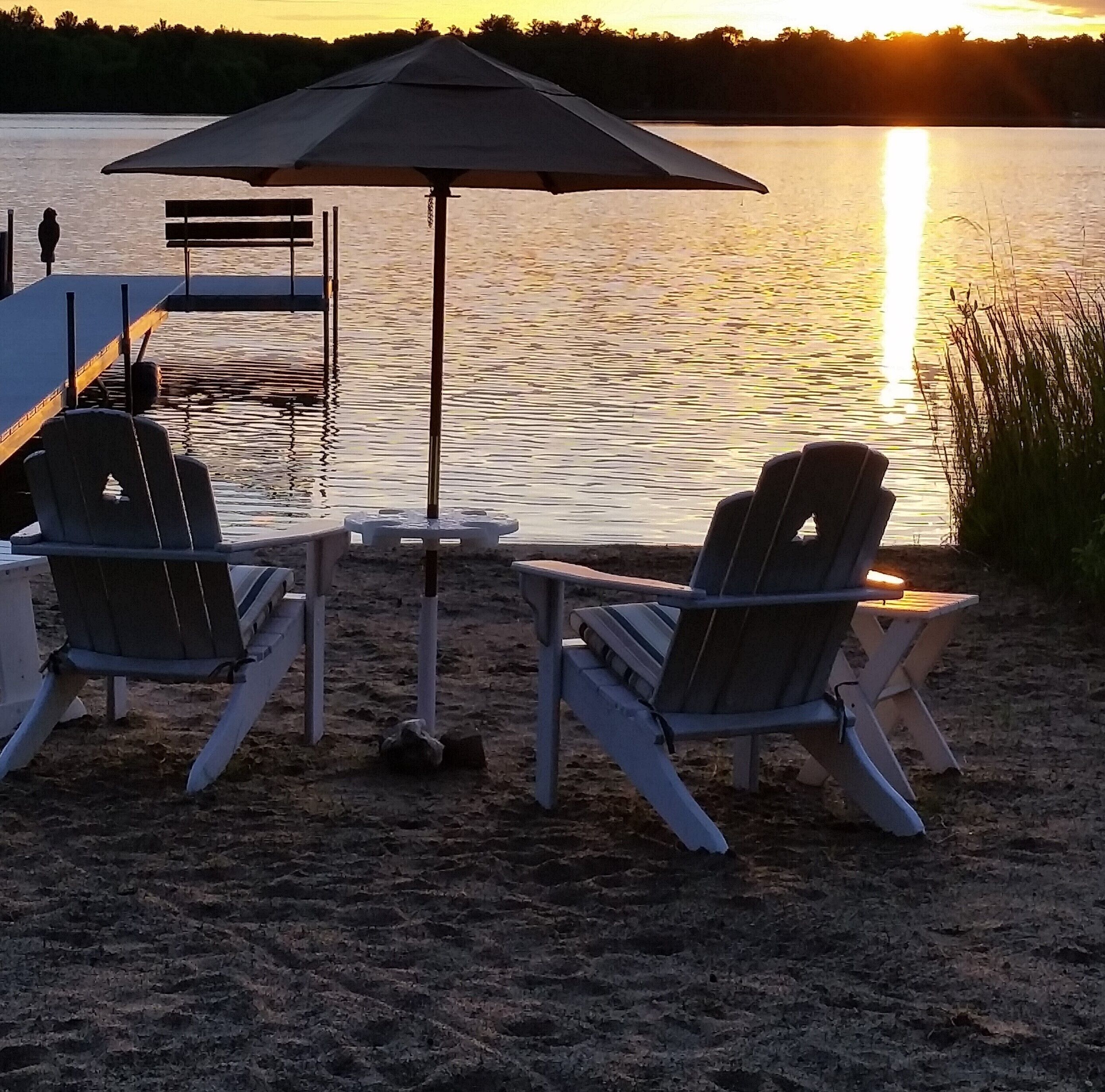 Pine Haven Retreat-Your perfect lake cottage getaway!
