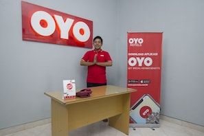 Reception - OYO 572 Omah Gedongkuning Syariah Homestay (Yogyakarta)