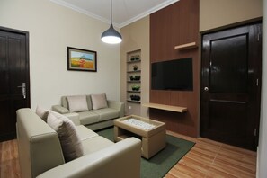 Lobby sitting area - OYO 572 Omah Gedongkuning Syariah Homestay (Yogyakarta)